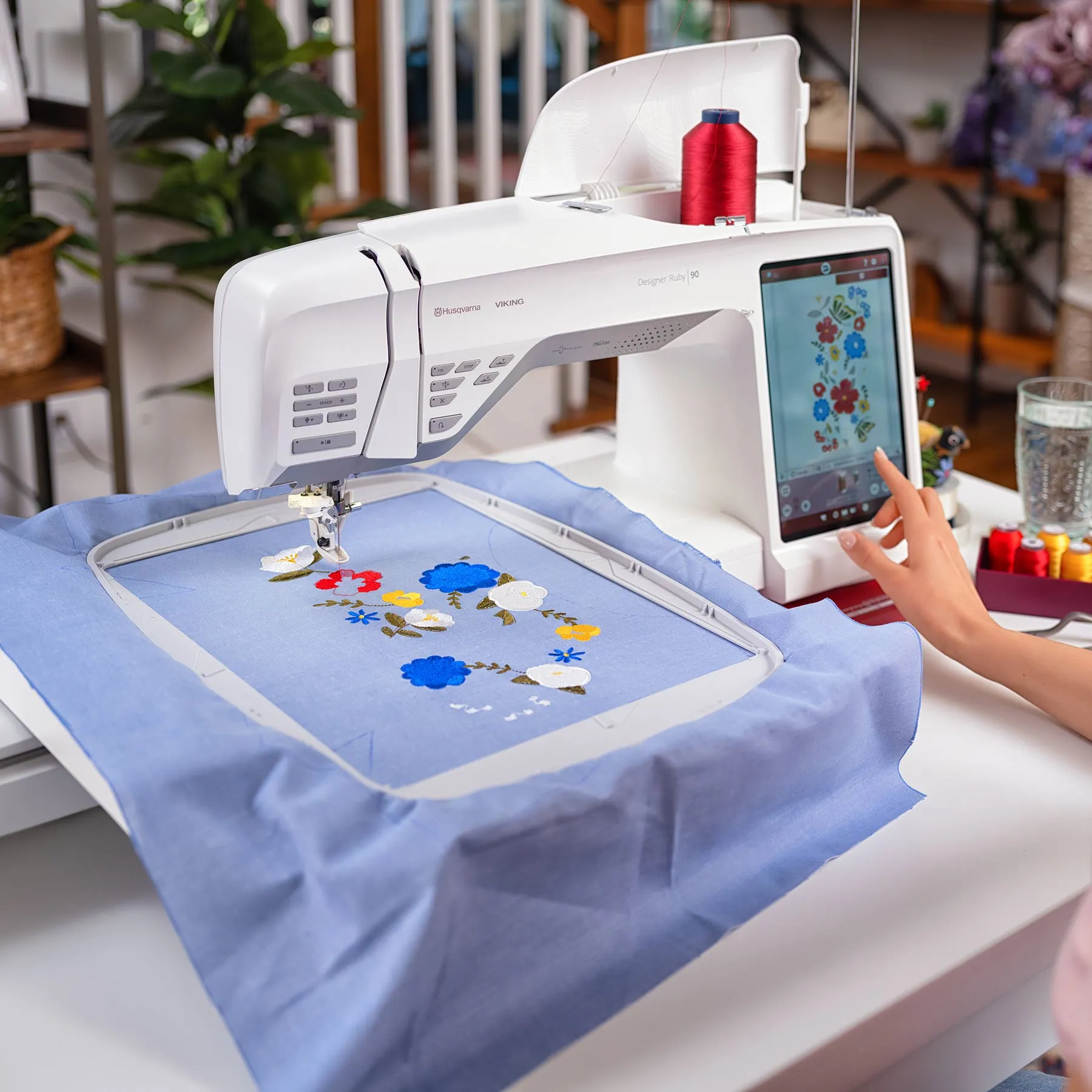 HUSQVARNA® VIKING® DESIGNER RUBY™ 90 Sewing & Embroidery Machine  🎄 Holiday Bundle