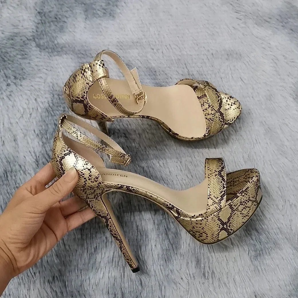Merendy Lily 7cm Pointed Toe Patent Leather Heel Pumps