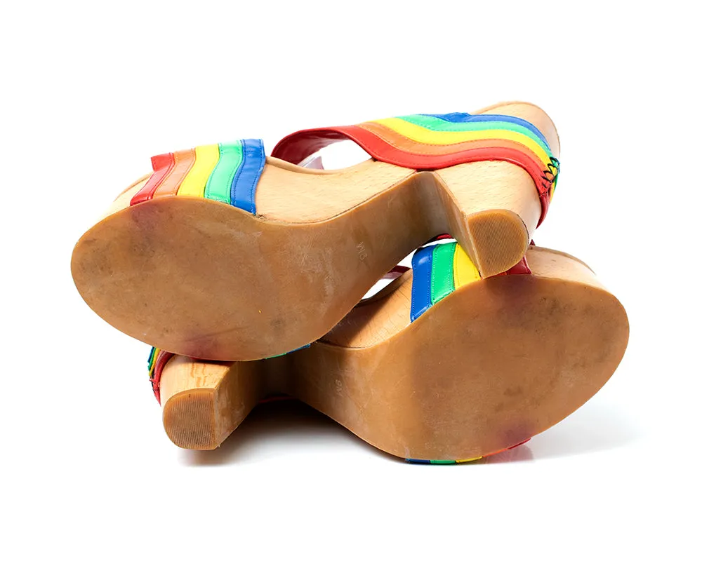 MODERN Hearts & Rainbows Platform Sandals | size US 9