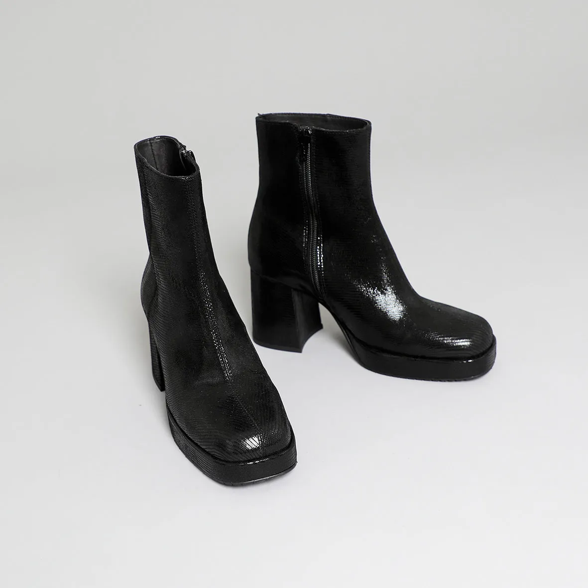Sassy Black Metallic