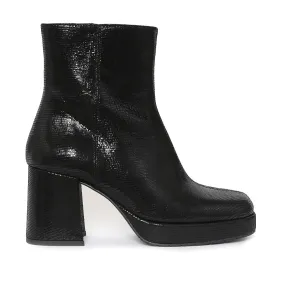 Sassy Black Metallic